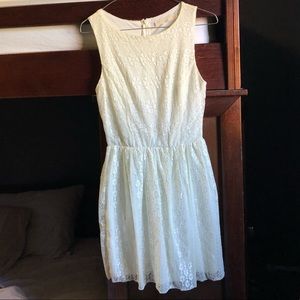 Cream Lace Dress Size: Medium